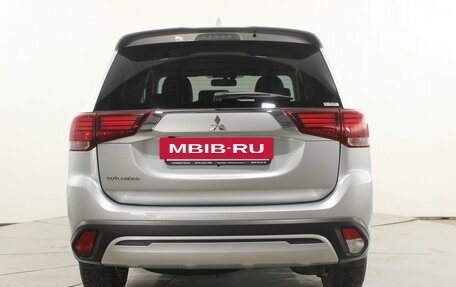 Mitsubishi Outlander III рестайлинг 3, 2021 год, 3 100 000 рублей, 4 фотография