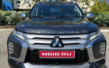 Mitsubishi Pajero Sport III рестайлинг, 2020 год, 2 580 000 рублей, 1 фотография