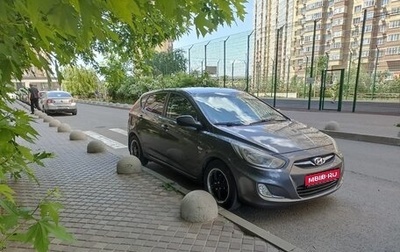 Hyundai Solaris II рестайлинг, 2012 год, 700 000 рублей, 1 фотография
