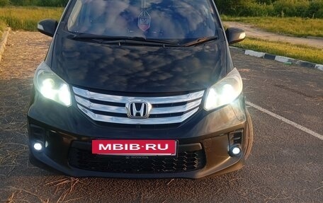 Honda Freed I, 2012 год, 1 199 999 рублей, 5 фотография