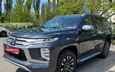 Mitsubishi Pajero Sport III рестайлинг, 2020 год, 2 580 000 рублей, 6 фотография
