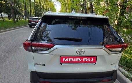 Toyota RAV4, 2022 год, 3 590 000 рублей, 8 фотография
