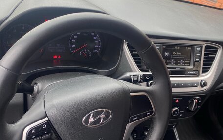 Hyundai Solaris II рестайлинг, 2020 год, 1 390 000 рублей, 10 фотография