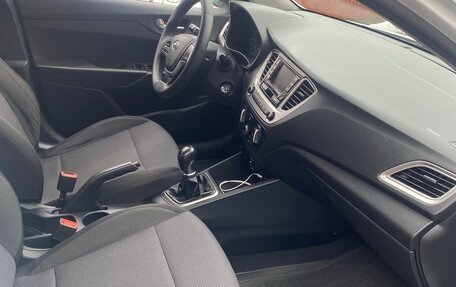 Hyundai Solaris II рестайлинг, 2020 год, 1 390 000 рублей, 9 фотография