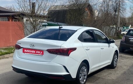Hyundai Solaris II рестайлинг, 2020 год, 1 390 000 рублей, 5 фотография