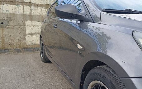 Hyundai Solaris II рестайлинг, 2012 год, 700 000 рублей, 10 фотография