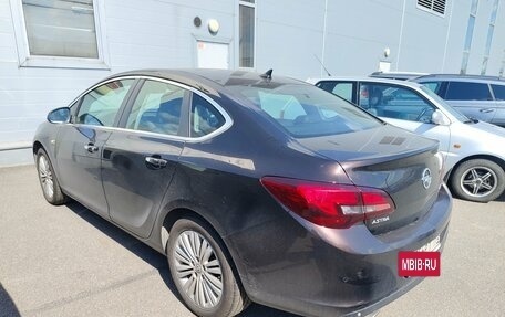 Opel Astra J, 2013 год, 999 000 рублей, 3 фотография