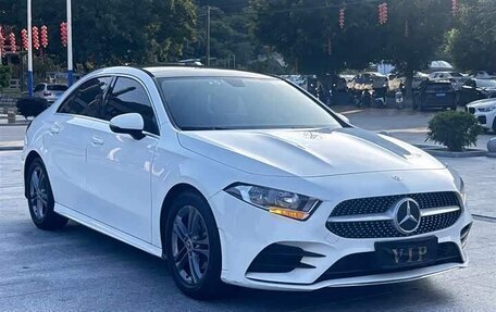 Mercedes-Benz A-Класс, 2022 год, 1 599 000 рублей, 3 фотография