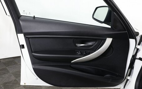 BMW 3 серия, 2016 год, 1 750 000 рублей, 10 фотография