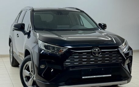 Toyota RAV4, 2020 год, 3 768 000 рублей, 3 фотография