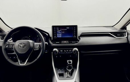 Toyota RAV4, 2020 год, 3 768 000 рублей, 18 фотография