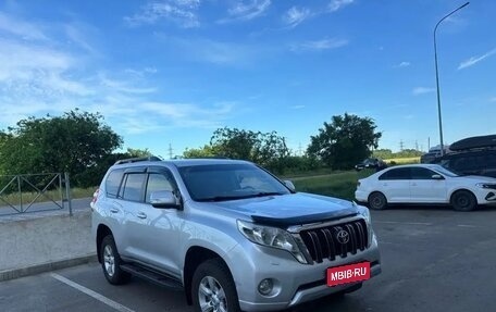 Toyota Land Cruiser Prado 150 рестайлинг 2, 2014 год, 3 990 000 рублей, 1 фотография