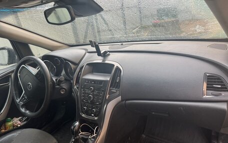 Opel Astra J, 2010 год, 350 000 рублей, 3 фотография