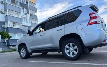 Toyota Land Cruiser Prado 150 рестайлинг 2, 2014 год, 3 990 000 рублей, 2 фотография