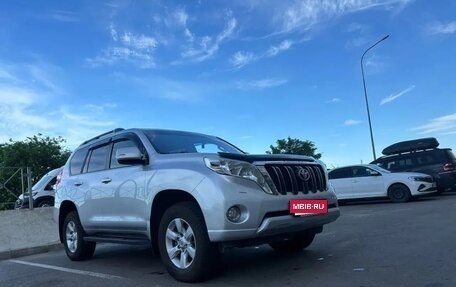 Toyota Land Cruiser Prado 150 рестайлинг 2, 2014 год, 3 990 000 рублей, 4 фотография