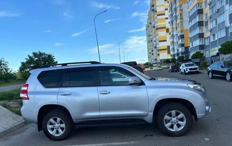 Toyota Land Cruiser Prado 150 рестайлинг 2, 2014 год, 3 990 000 рублей, 5 фотография