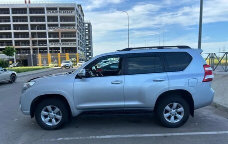 Toyota Land Cruiser Prado 150 рестайлинг 2, 2014 год, 3 990 000 рублей, 6 фотография