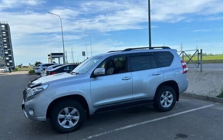 Toyota Land Cruiser Prado 150 рестайлинг 2, 2014 год, 3 990 000 рублей, 8 фотография