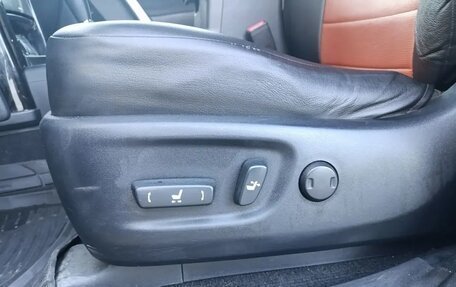 Toyota Land Cruiser Prado 150 рестайлинг 2, 2014 год, 3 990 000 рублей, 11 фотография