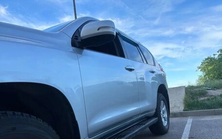 Toyota Land Cruiser Prado 150 рестайлинг 2, 2014 год, 3 990 000 рублей, 10 фотография