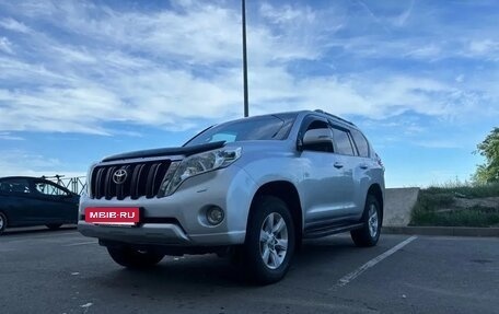 Toyota Land Cruiser Prado 150 рестайлинг 2, 2014 год, 3 990 000 рублей, 9 фотография