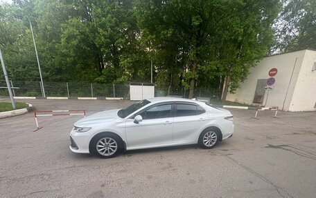 Toyota Camry, 2022 год, 3 200 000 рублей, 3 фотография