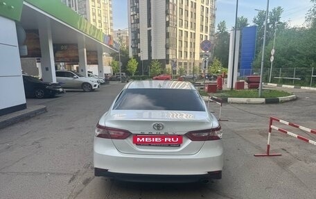 Toyota Camry, 2022 год, 3 200 000 рублей, 5 фотография