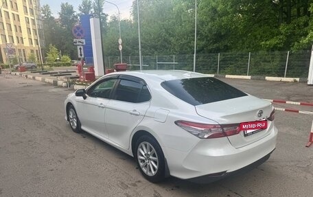 Toyota Camry, 2022 год, 3 200 000 рублей, 4 фотография