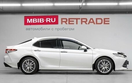 Toyota Camry, 2018 год, 2 890 000 рублей, 5 фотография