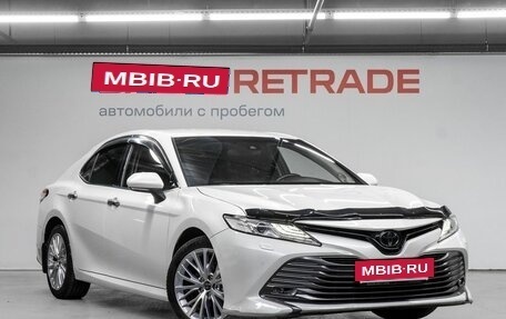 Toyota Camry, 2018 год, 2 890 000 рублей, 4 фотография