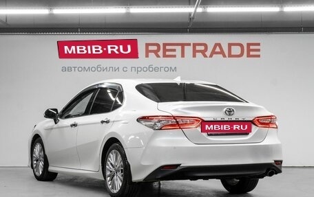 Toyota Camry, 2018 год, 2 890 000 рублей, 8 фотография