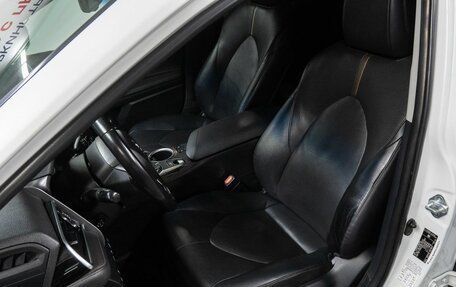 Toyota Camry, 2018 год, 2 890 000 рублей, 16 фотография
