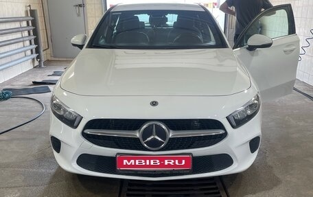 Mercedes-Benz A-Класс, 2018 год, 2 500 000 рублей, 1 фотография