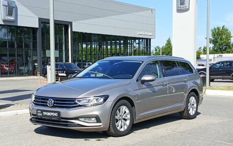 Volkswagen Passat B8 рестайлинг, 2019 год, 2 050 000 рублей, 1 фотография