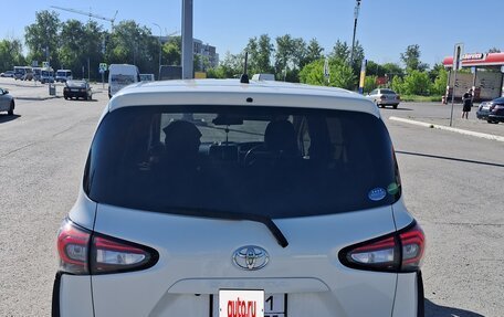 Toyota Sienta II, 2020 год, 1 610 000 рублей, 2 фотография