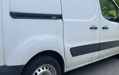 Peugeot Partner II рестайлинг 2, 2011 год, 750 000 рублей, 12 фотография