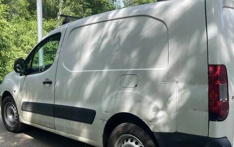 Peugeot Partner II рестайлинг 2, 2011 год, 750 000 рублей, 17 фотография