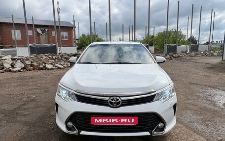 Toyota Camry, 2015 год, 1 910 000 рублей, 7 фотография