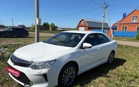 Toyota Camry, 2015 год, 1 910 000 рублей, 2 фотография