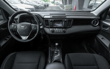 Toyota RAV4, 2016 год, 2 290 000 рублей, 8 фотография