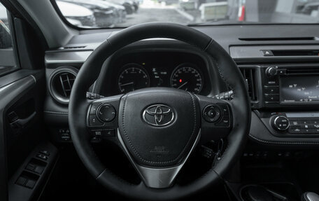 Toyota RAV4, 2016 год, 2 290 000 рублей, 10 фотография