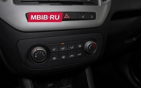 KIA Venga I, 2015 год, 1 075 000 рублей, 14 фотография