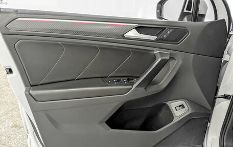 Volkswagen Tiguan II, 2021 год, 3 615 000 рублей, 19 фотография