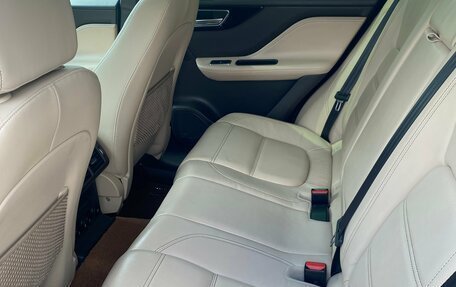 Jaguar F-Pace, 2018 год, 2 334 000 рублей, 13 фотография
