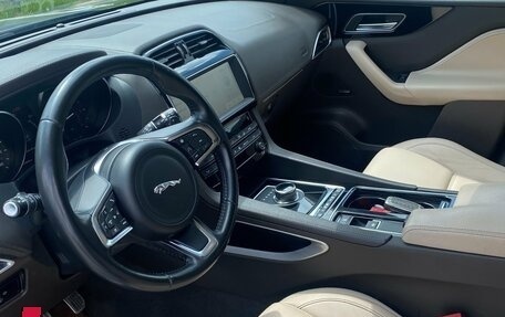 Jaguar F-Pace, 2018 год, 2 334 000 рублей, 10 фотография