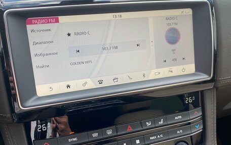 Jaguar F-Pace, 2018 год, 2 334 000 рублей, 19 фотография