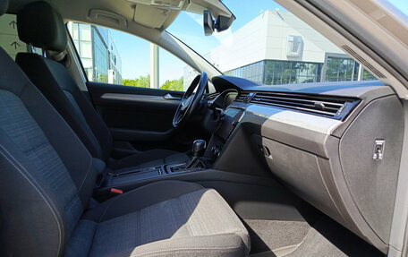 Volkswagen Passat B8 рестайлинг, 2019 год, 2 050 000 рублей, 13 фотография