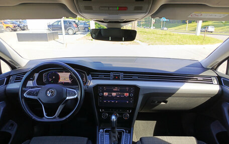 Volkswagen Passat B8 рестайлинг, 2019 год, 2 050 000 рублей, 17 фотография