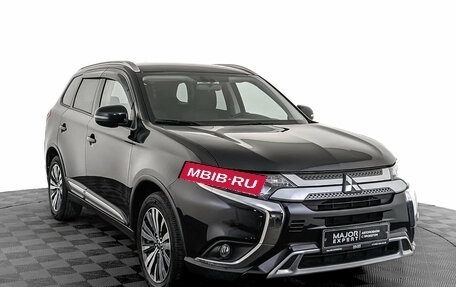 Mitsubishi Outlander III рестайлинг 3, 2020 год, 2 790 000 рублей, 3 фотография