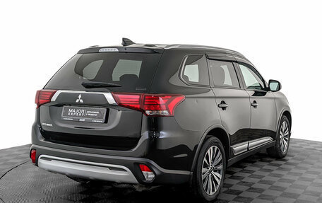 Mitsubishi Outlander III рестайлинг 3, 2020 год, 2 790 000 рублей, 5 фотография